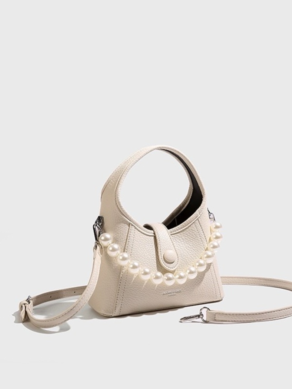 A chic mini PU leather handbag / crossbody bag